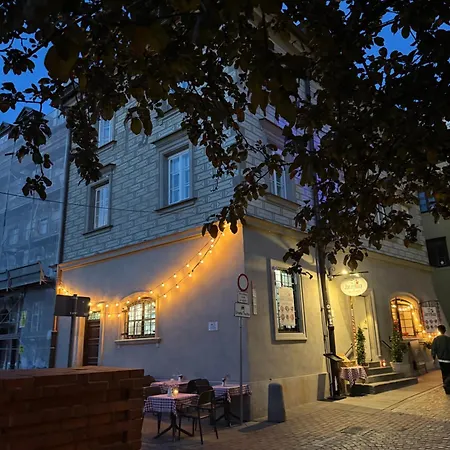 Krzywe Kolo 30 Old Twon * Varsó